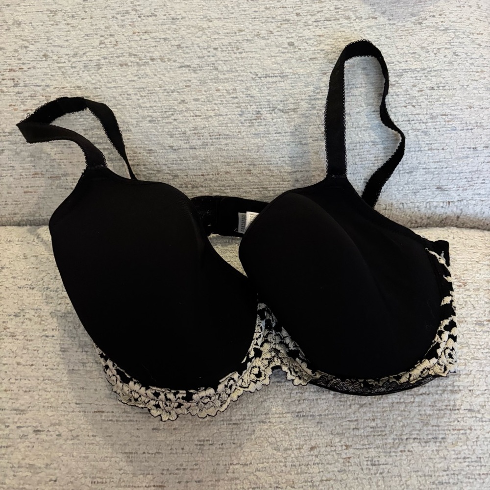 Wacoal Embrace Lace Black Bra with White Lace Detail 34DDD 853191